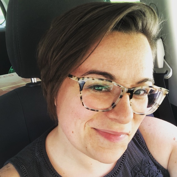 Meet your Posher, Avriel - Picture 1 of 1